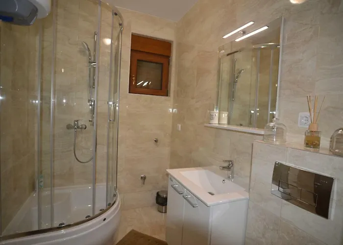 Dmitrov アパート ズラティボール